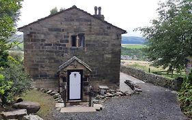 3 Bedroom- Sleeps 6-Greave Farm Todmorden Cottage